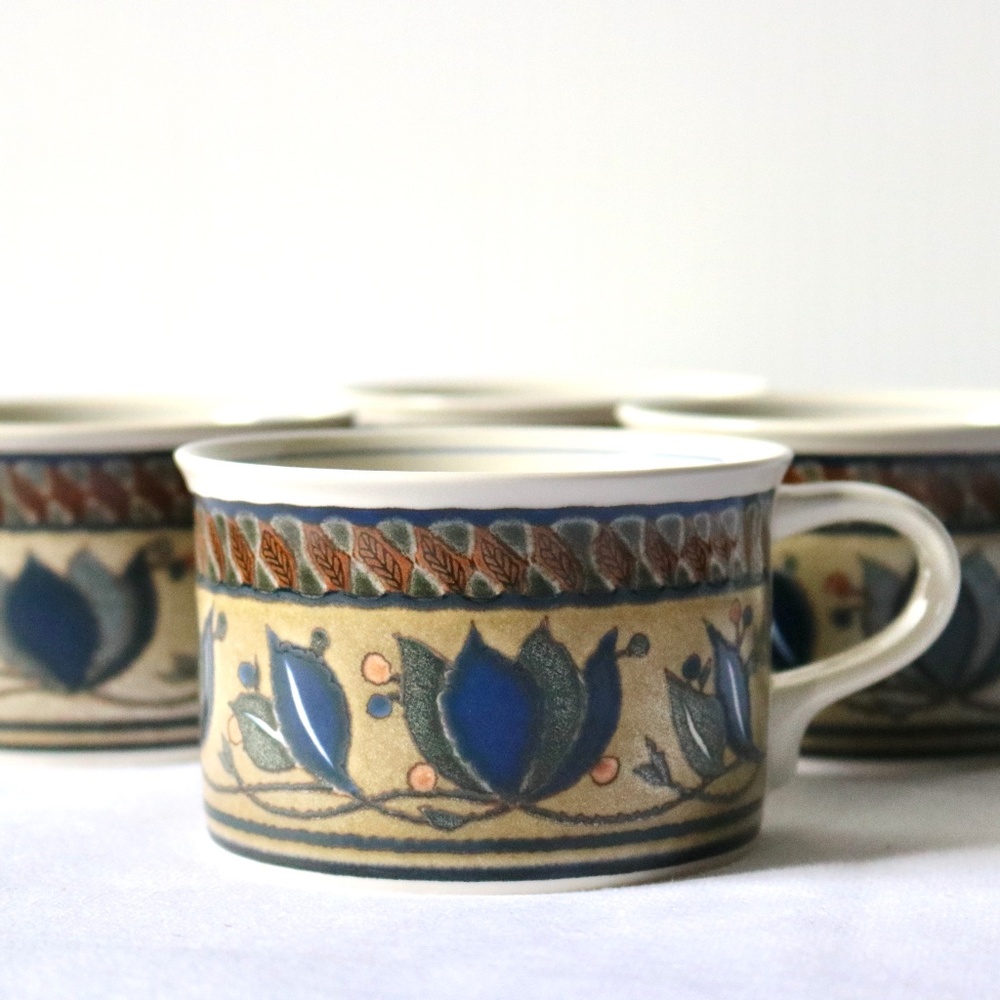 MIKASA Set of 4 Intaglio Arabella Coffee Tea Mugs Brown Blue Flower Ceramic